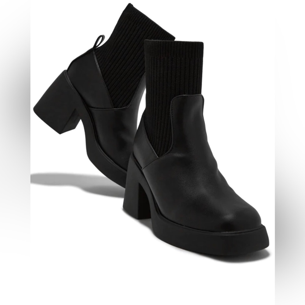 NWT!! EASY TO SLIP INTO WOMENS STRETCHY KNIT CHUNKY HEEL ANKLE BOOTS - Picture 5 of 6